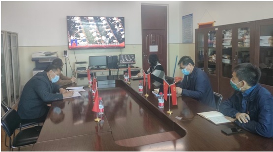 365英国上市集团党委中心组和学生代表集体收看 学习党的二十大开幕会