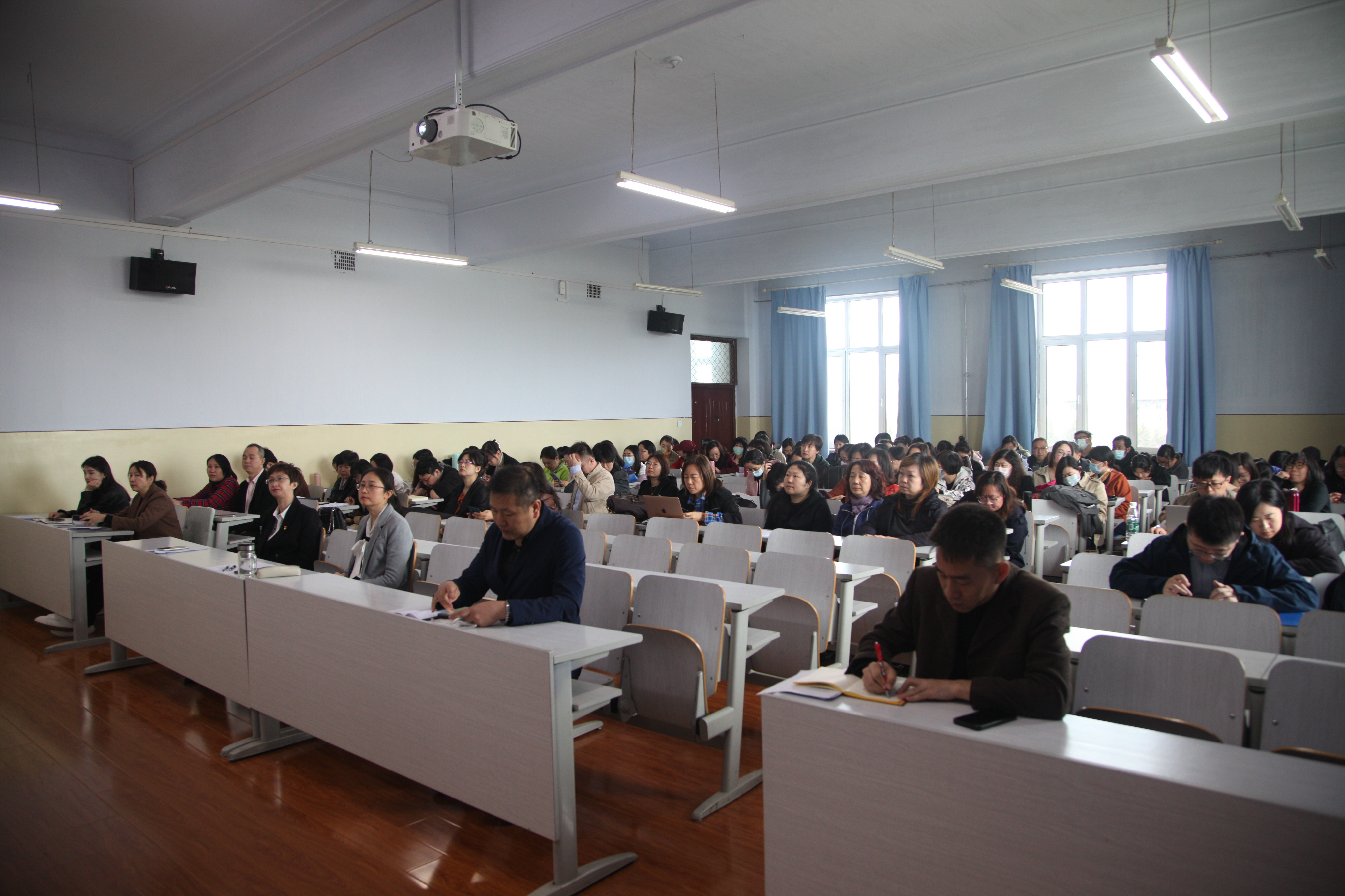 365英国上市集团召开党纪学习教育警示教育会